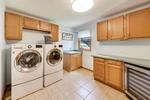 $749,900 | 845 Saugatuck Trail, Vernon Hills, IL 60061