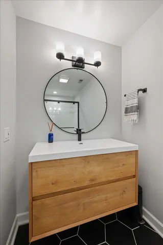 $650,000 | 2140 West Haddon Avenue, Unit 1E, Chicago, IL 60622