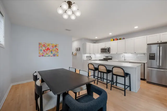 $650,000 | 2140 West Haddon Avenue, Unit 1E, Chicago, IL 60622
