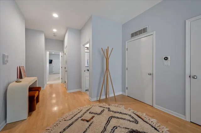 $650,000 | 2140 West Haddon Avenue, Unit 1E, Chicago, IL 60622