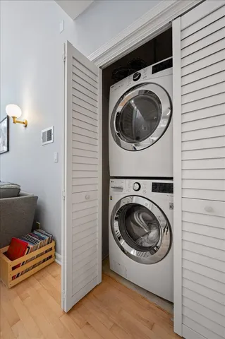 $650,000 | 2140 West Haddon Avenue, Unit 1E, Chicago, IL 60622