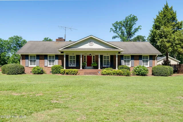 $359,000 | 126 Henry Middleton Road, Warsaw, NC 28398