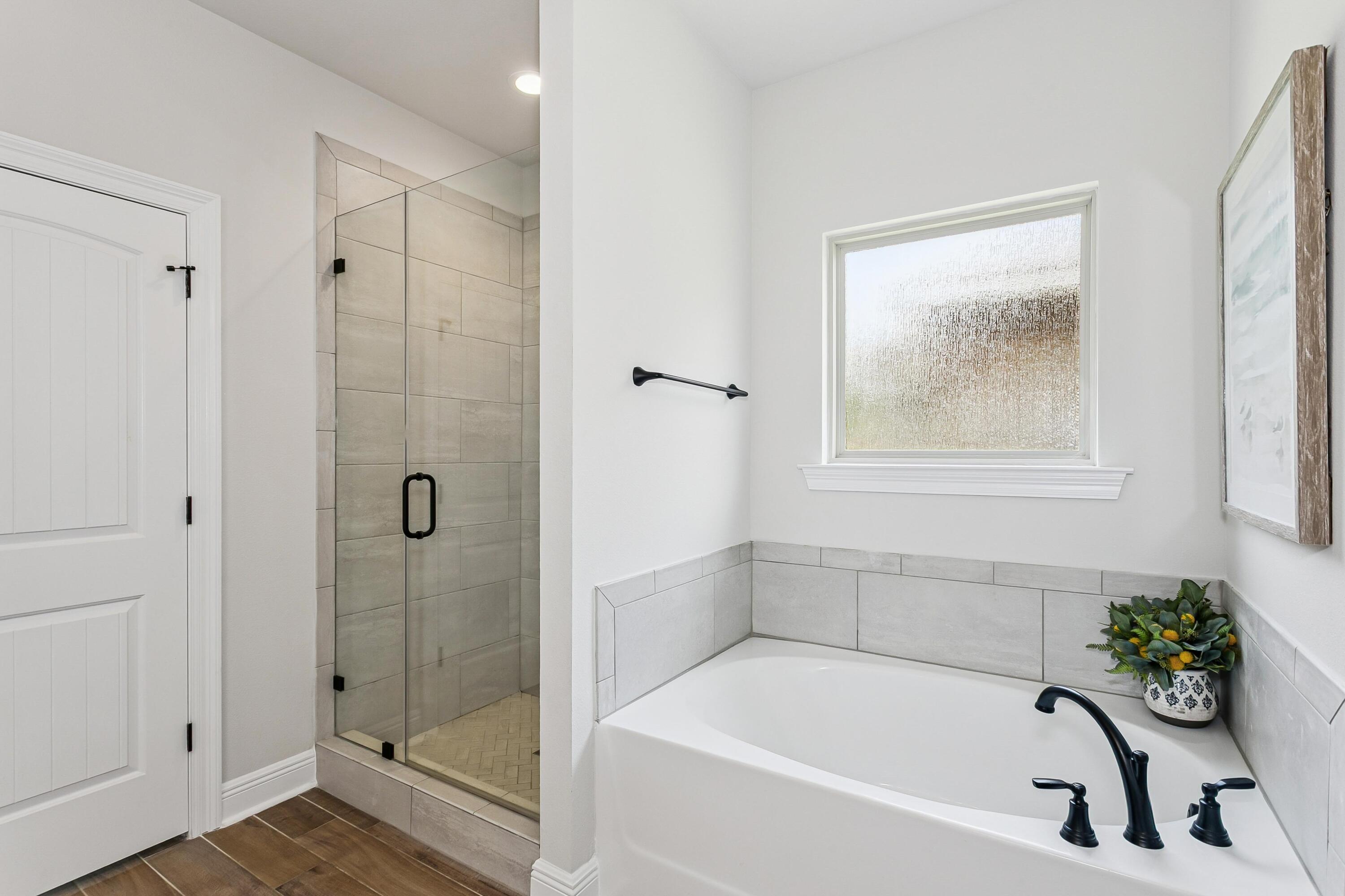 124 Apollo Avenue Freeport, FL 32439 - Photo 15 of 41 Master Bath with Upgrades!