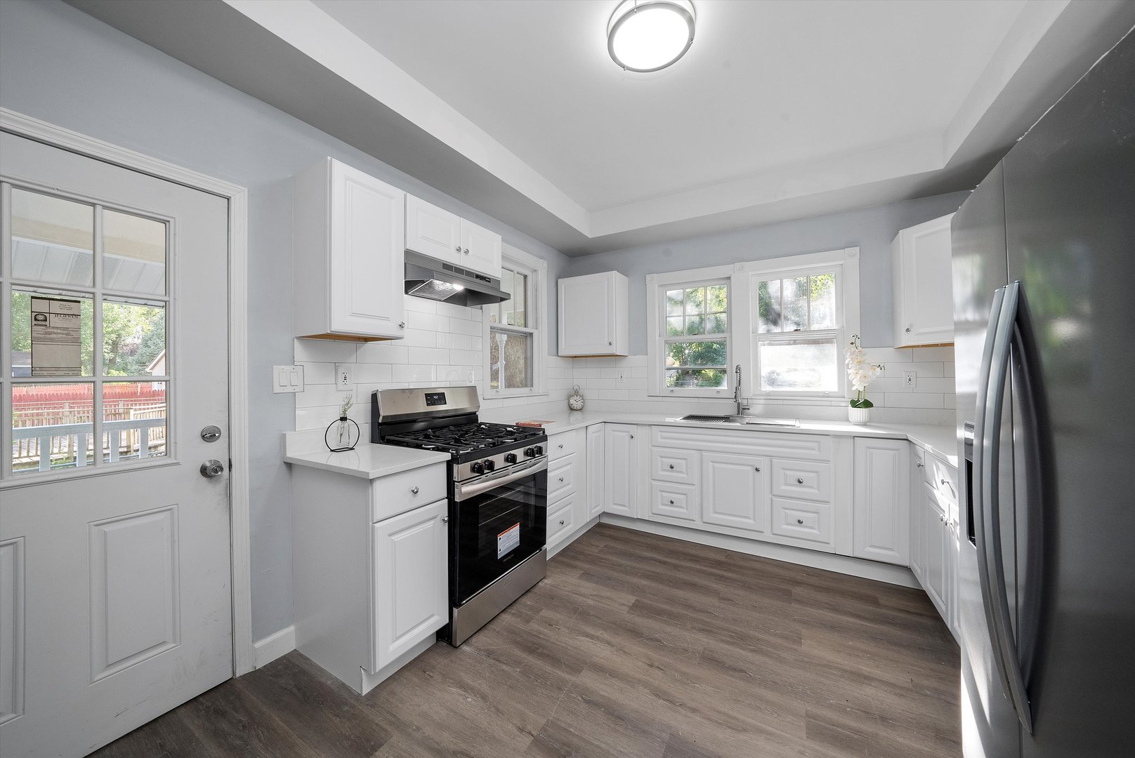 628 South Liberty Street Elgin, IL 60120 - Photo 3 of 22