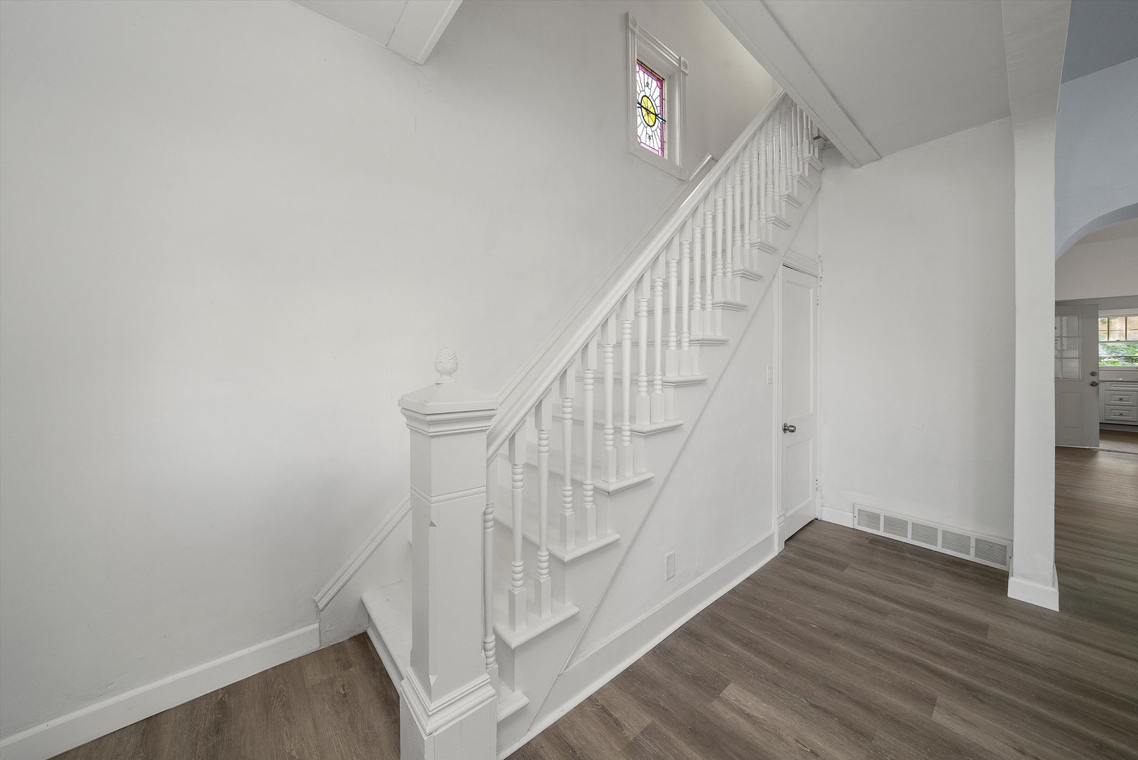 628 South Liberty Street Elgin, IL 60120 - Photo 8 of 22 a view of entryway with wooden floor