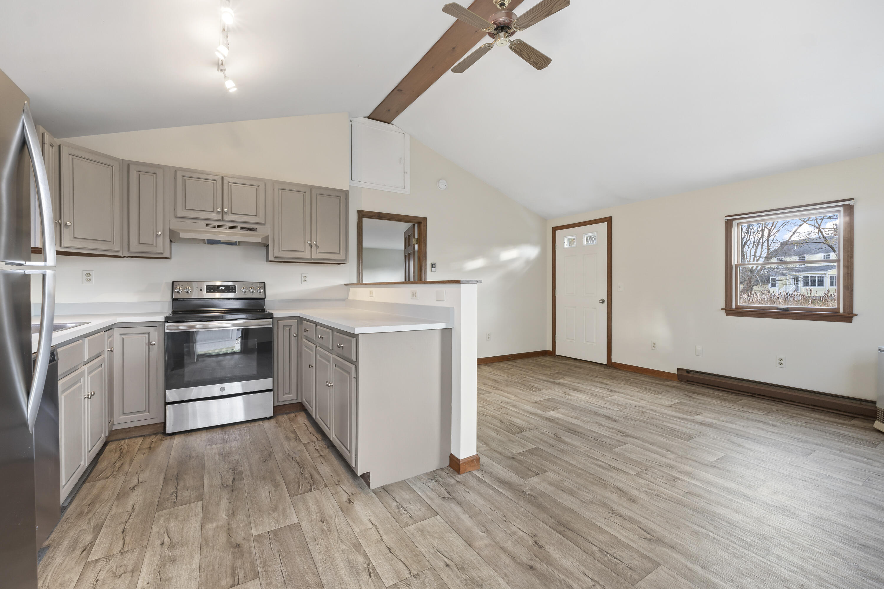 22 Pier Road, Unit A Kennebunkport, ME 04046 - Photo 3 of 9 22 Pier Road-A-Great Room