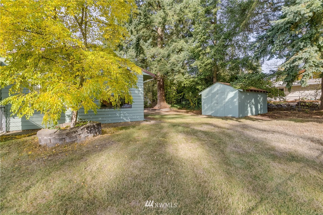 17929 North Road Bothell, WA 98012 - Photo 2 of 14