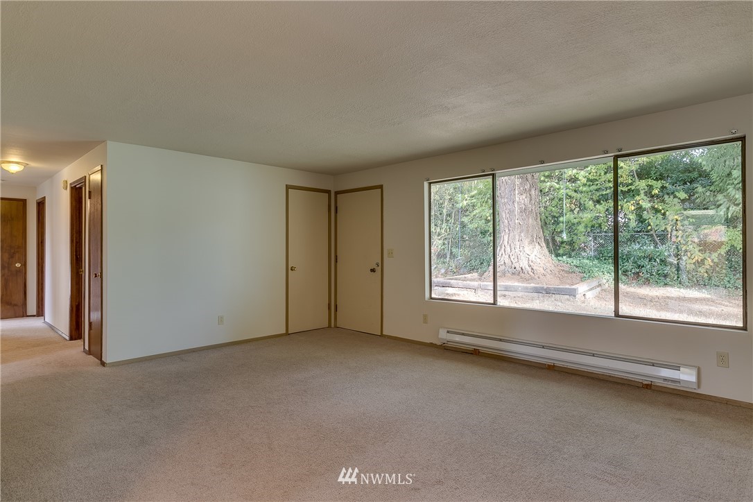 17929 North Road Bothell, WA 98012 - Photo 5 of 14