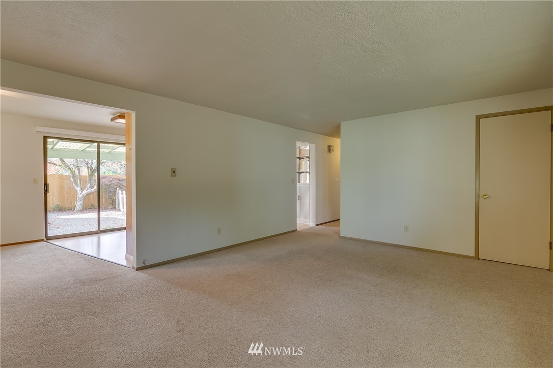 17929 North Road Bothell, WA 98012 - Photo 6 of 14