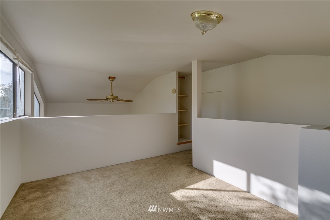 17929 North Road Bothell, WA 98012 - Photo 7 of 14