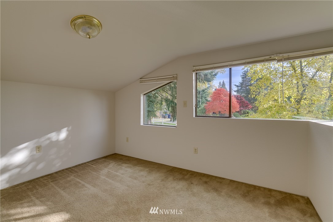 17929 North Road Bothell, WA 98012 - Photo 8 of 14