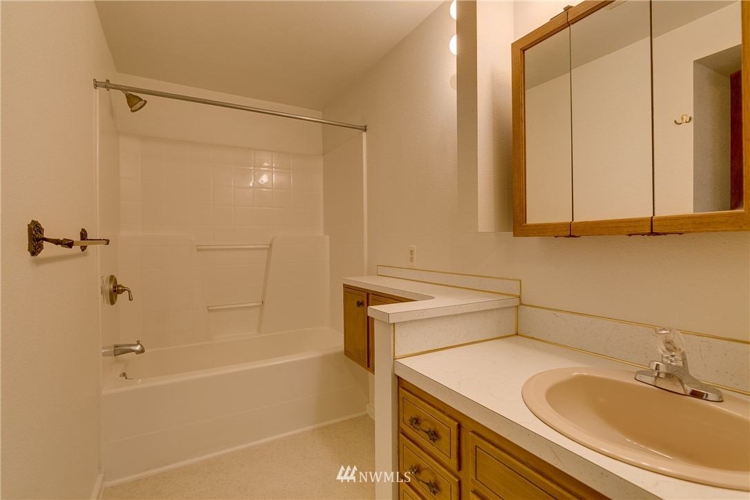 17929 North Road Bothell, WA 98012 - Photo 9 of 14