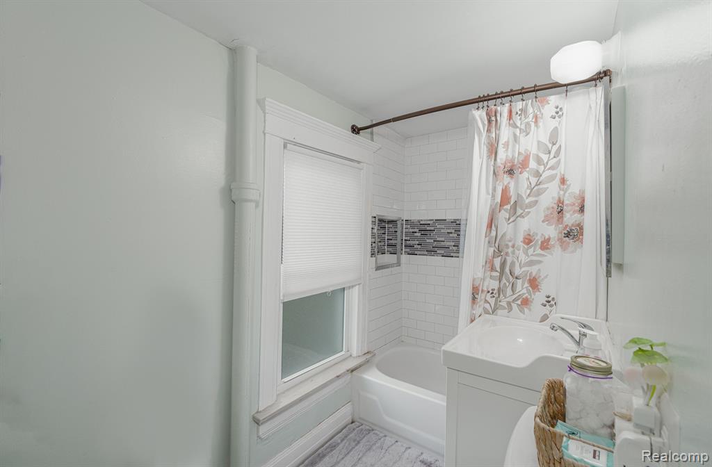 8165 Canal Road Utica, MI 48317 - Photo 24 of 26
