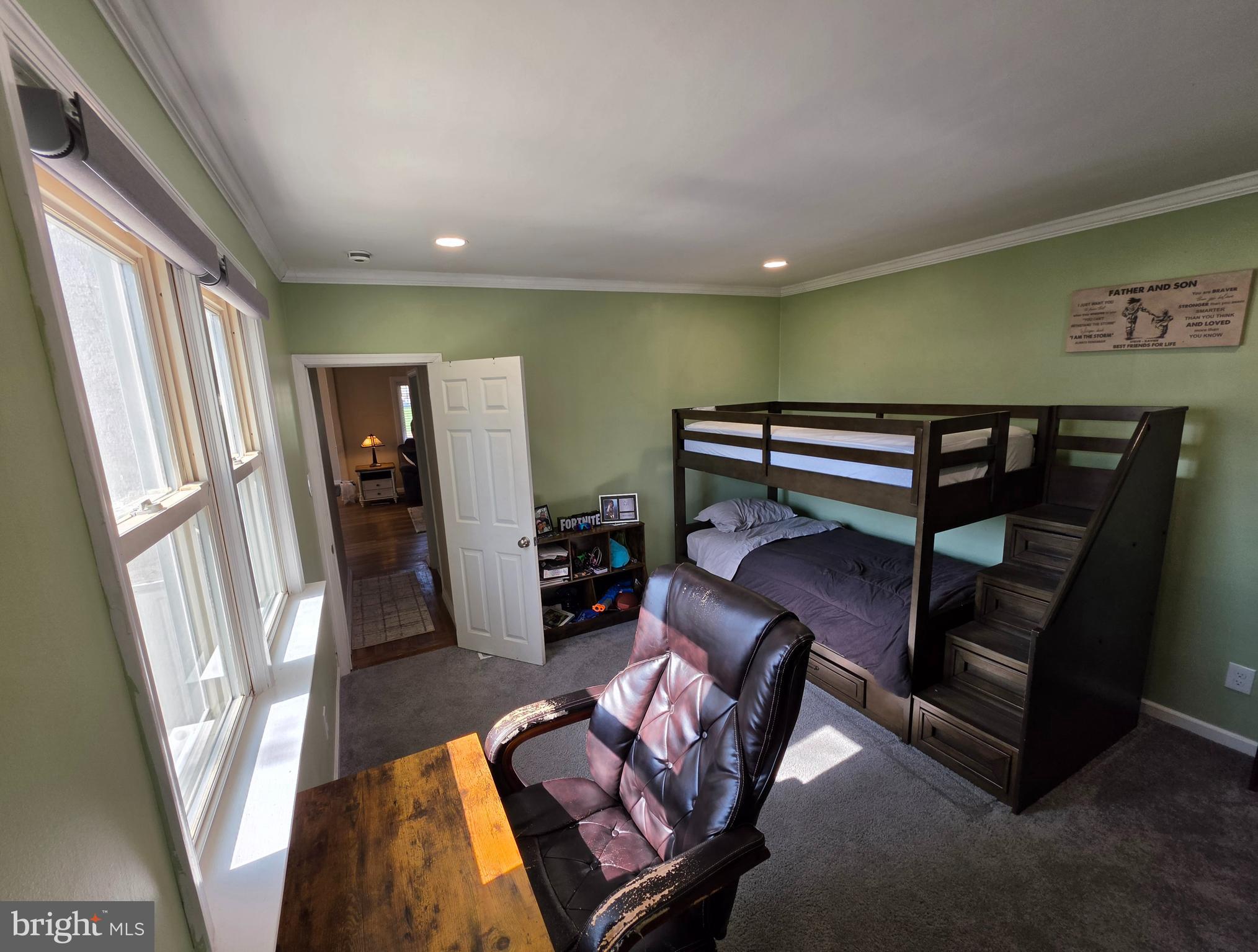 142 New Road Horsham, PA 19044 - Photo 16 of 38 a living room with furniture and a window