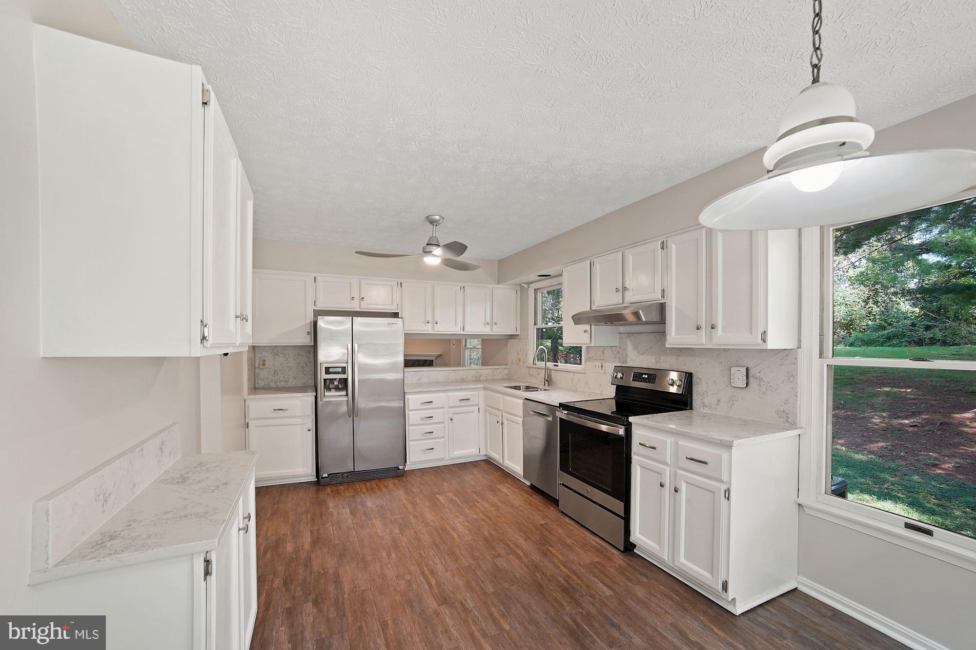 9304 Spring Water Path Jessup, MD 20794 - Photo 10 of 34 Eat-In Kitchen