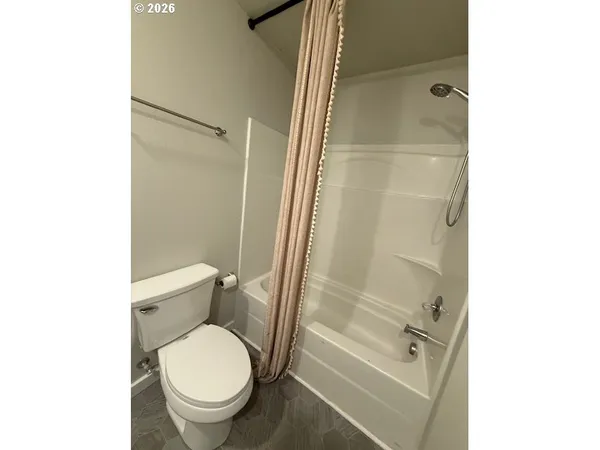 $335,000 | 440 Southeast Mont Street, Canyonville, OR 97417