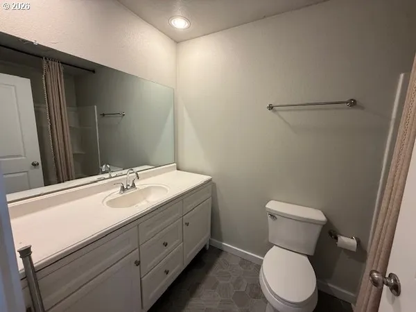 $335,000 | 440 Southeast Mont Street, Canyonville, OR 97417