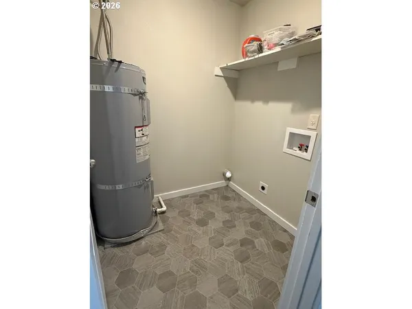 $335,000 | 440 Southeast Mont Street, Canyonville, OR 97417