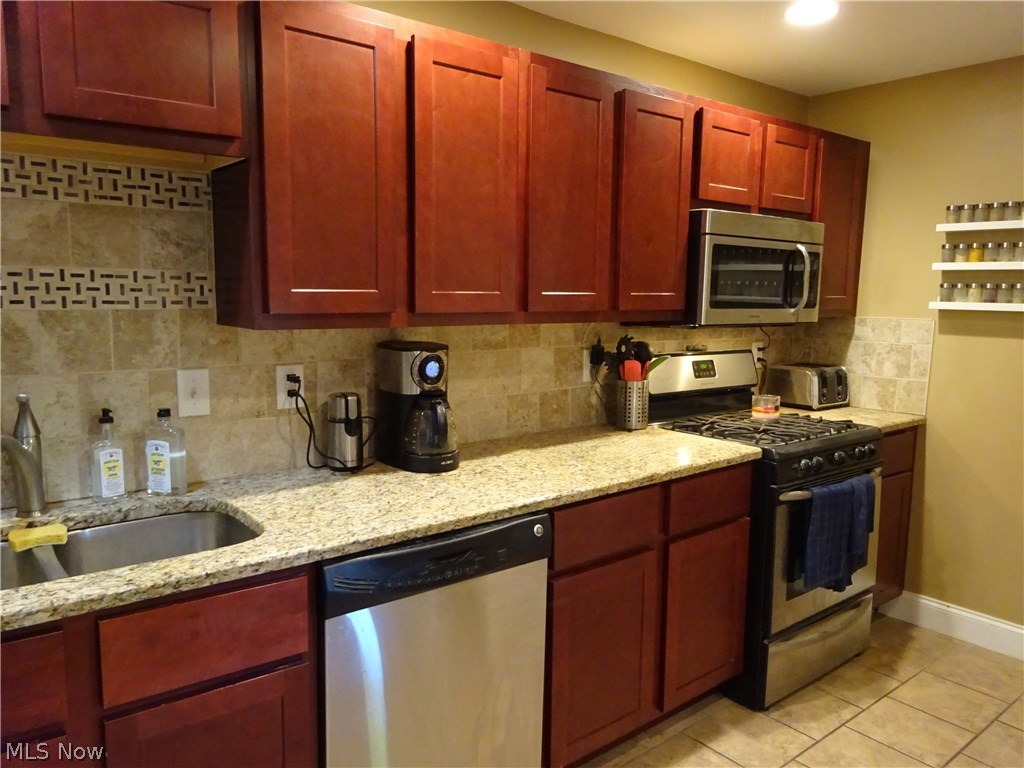 3245 Redwood Road Cleveland Heights, OH 44118 - Photo 10 of 24