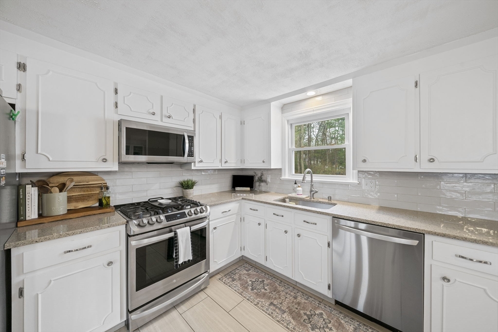 5 Samson Road Foxboro, MA 02035 - Photo 7 of 35 Gallery Image 7