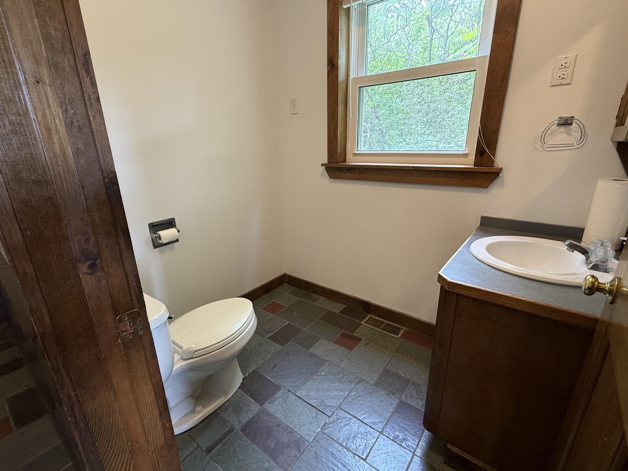 531 Highway 12 Hartland, VT 05048 - Photo 4 of 24