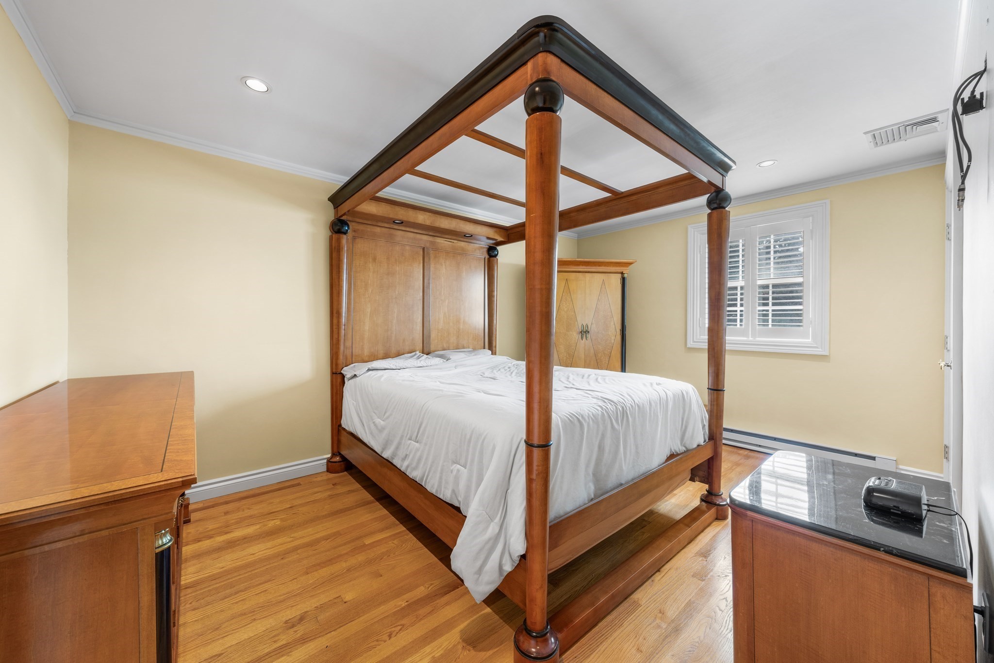30 Hemenway Road Swampscott, MA 01907 - Photo 12 of 26 Gallery Image 12