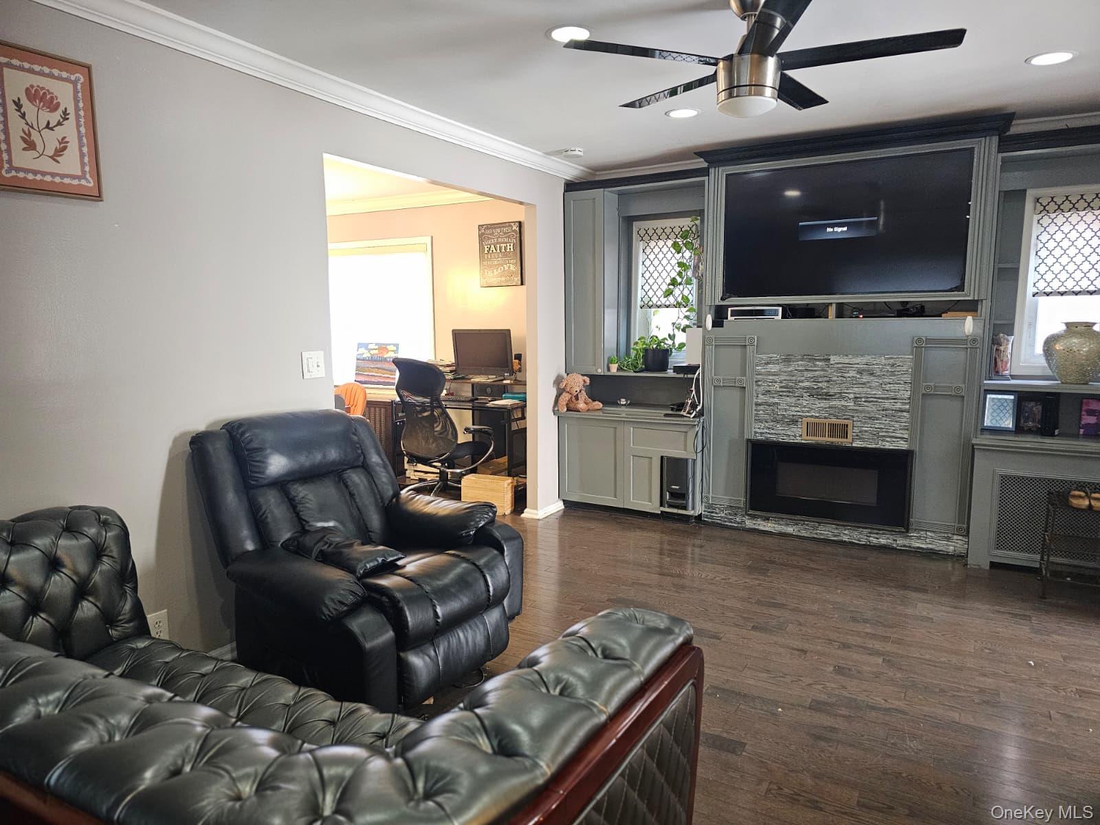 127 Amherst Road Valley Stream, NY 11581 - Photo 8 of 18 Gallery Image 8