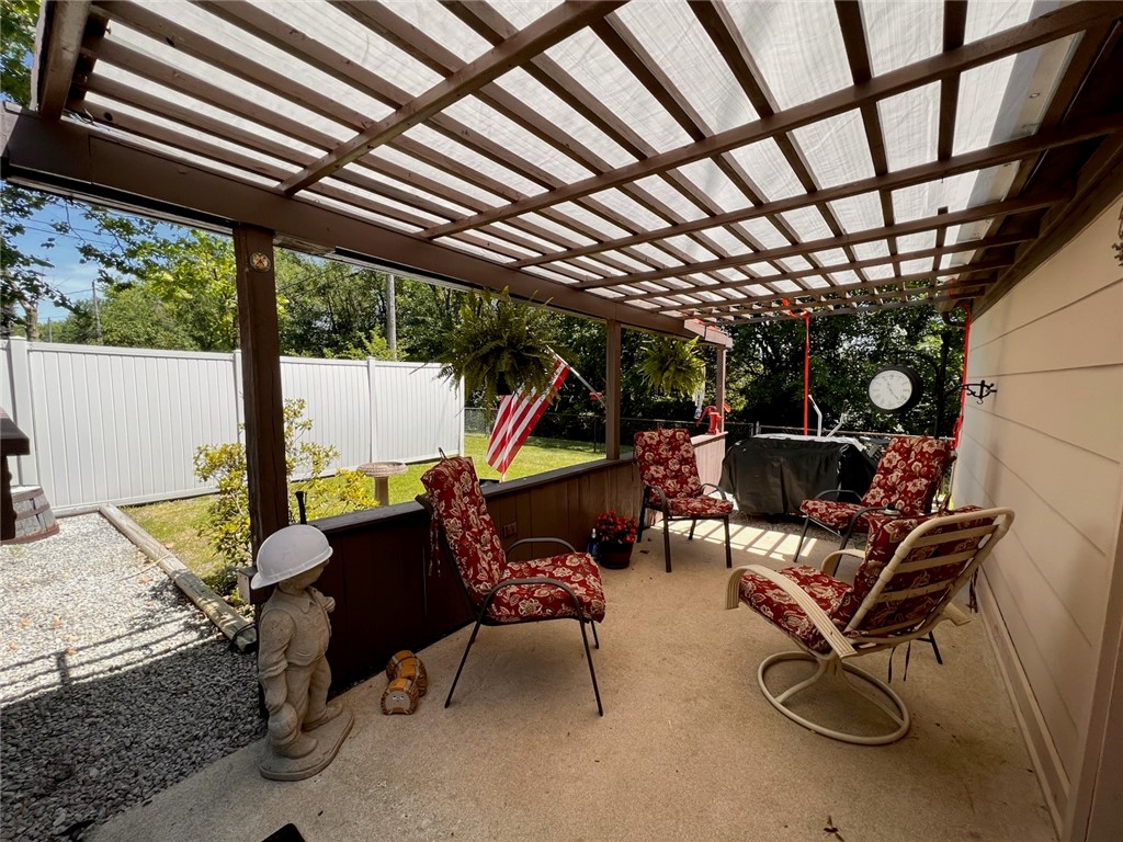 8 Whippoorwill Drive Decatur, IL 62526 - Photo 28 of 33 Covered patio in Summer