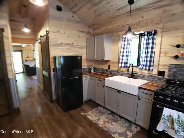 $850,000 | 1007 Ruby Creek Road, Naples, ID 83847