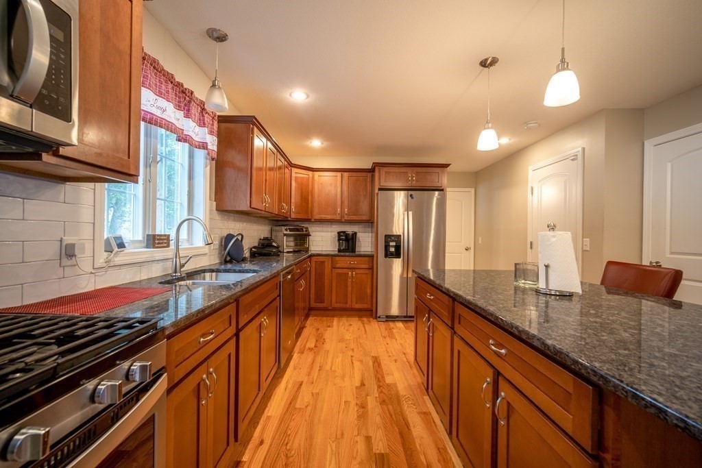 120 Hood Street Springfield, MA 01109 - Photo 13 of 31 Gallery Image 13