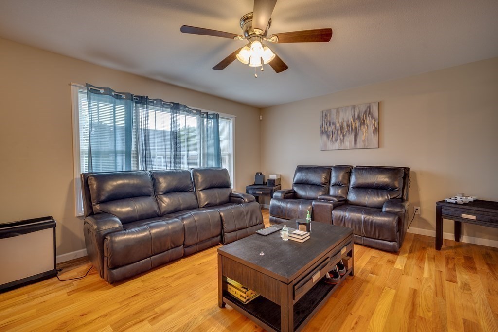120 Hood Street Springfield, MA 01109 - Photo 6 of 31 Gallery Image 6