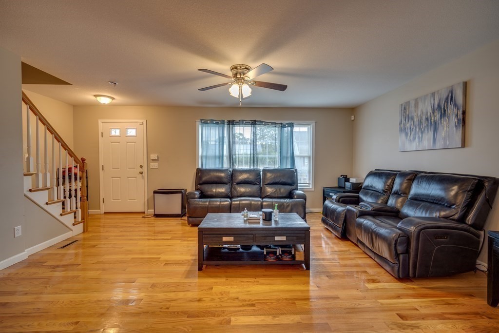120 Hood Street Springfield, MA 01109 - Photo 7 of 31 Gallery Image 7
