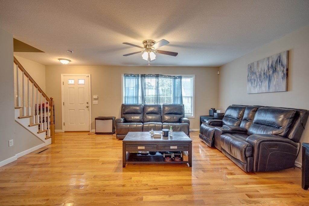 120 Hood Street Springfield, MA 01109 - Photo 8 of 31 Gallery Image 8