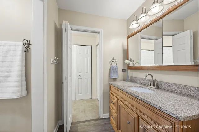 $515,000 | 2221 Woodland Circle, Naperville, IL 60565