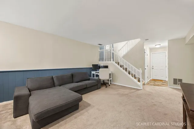 $515,000 | 2221 Woodland Circle, Naperville, IL 60565