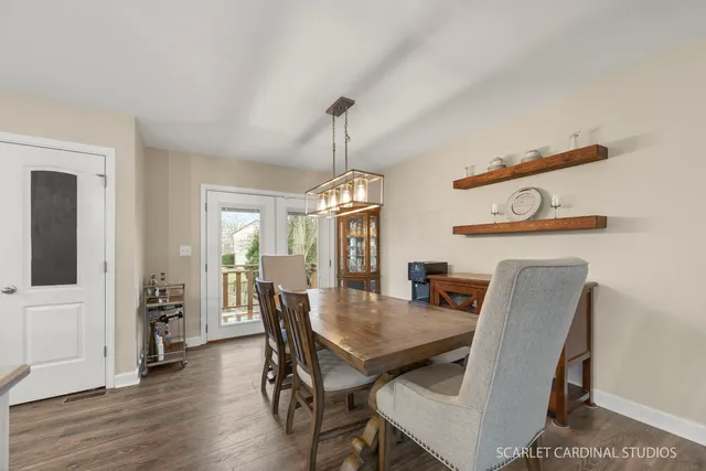 $515,000 | 2221 Woodland Circle, Naperville, IL 60565