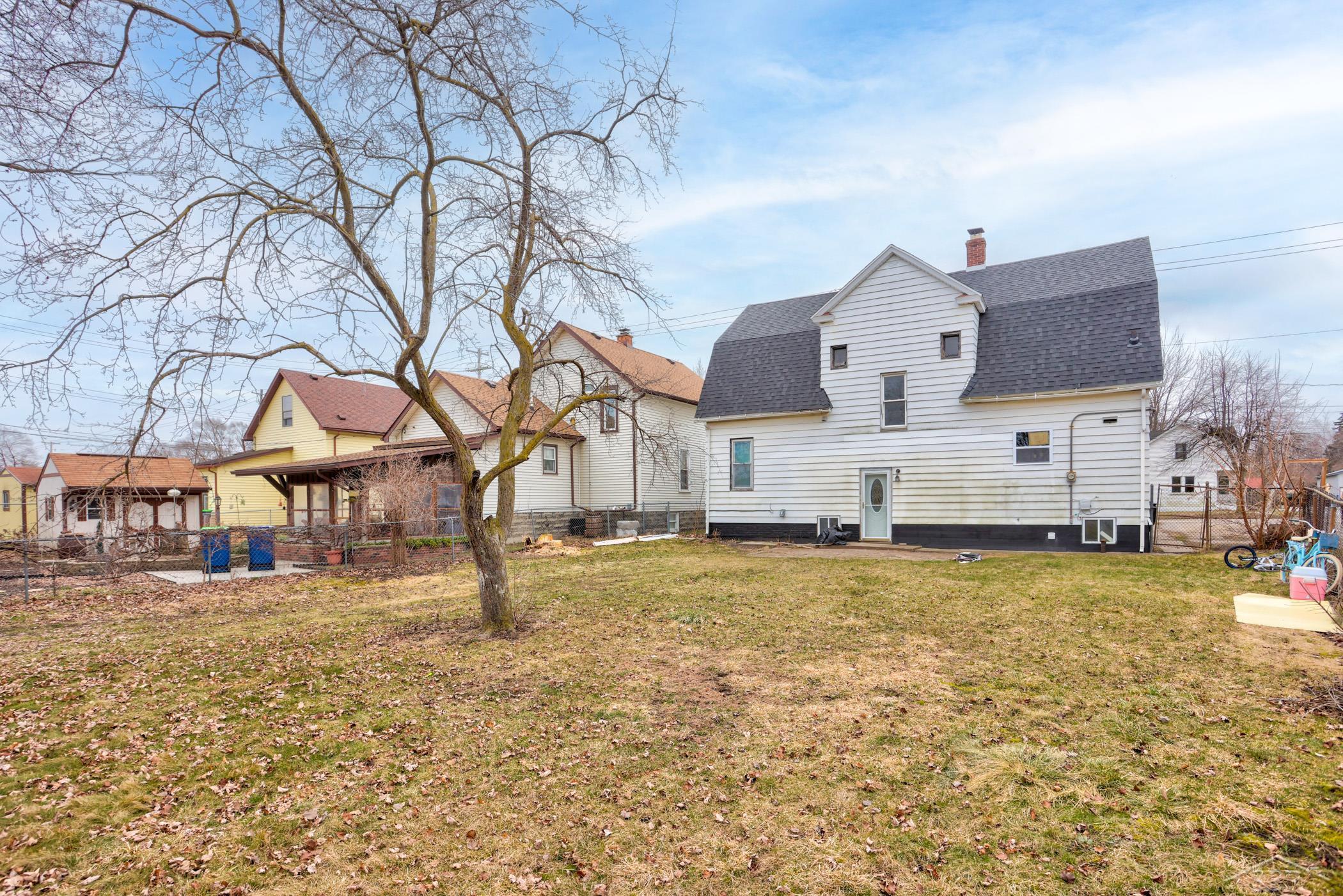 123 Woodside Lane, Unit UPPR Bay City, MI 48708 - Photo 11 of 11