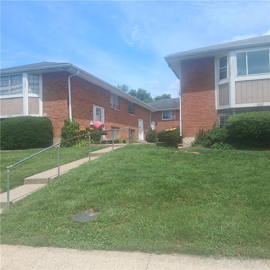 6130 Ridgeacres Drive, Unit M3 Cincinnati, OH 45237 - Photo 2 of 8
