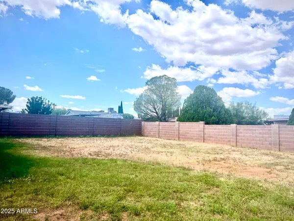 $1,500 | 5111 Paseo Las Palmas, Sierra Vista, AZ 85635