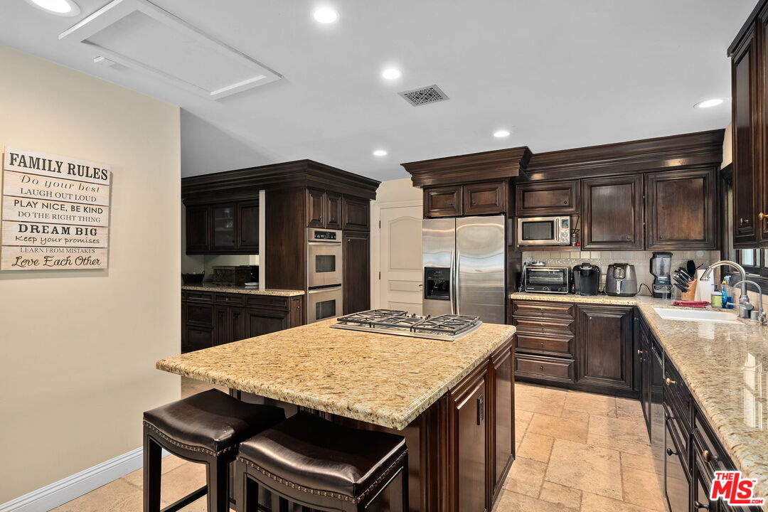 1618 Stradella Road Los Angeles, CA 90077 - Photo 11 of 43