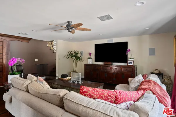 $30,000 | 1618 Stradella Road, Los Angeles, CA 90077