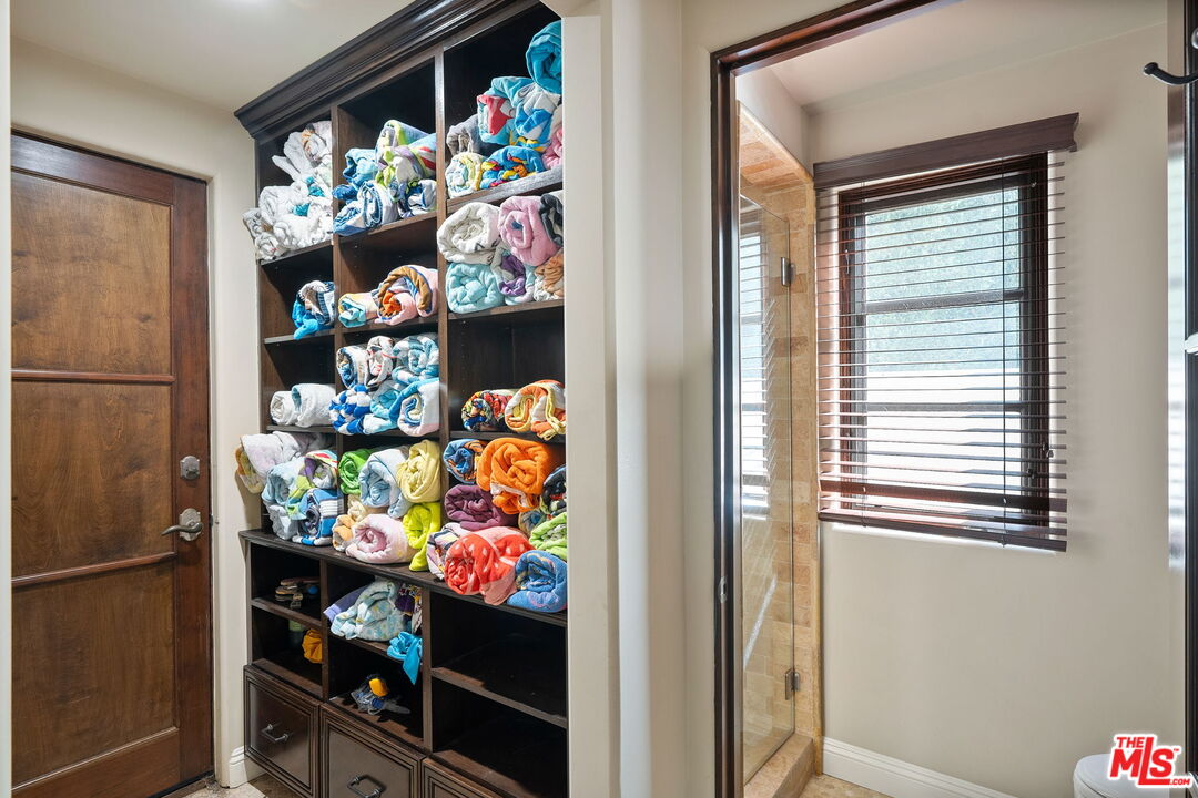 1618 Stradella Road Los Angeles, CA 90077 - Photo 20 of 43