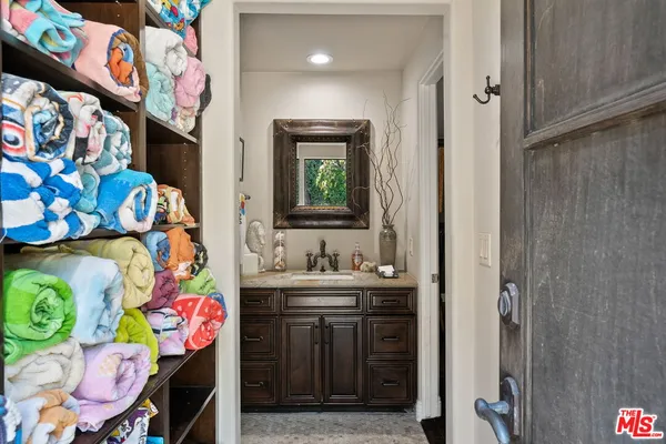 $30,000 | 1618 Stradella Road, Los Angeles, CA 90077