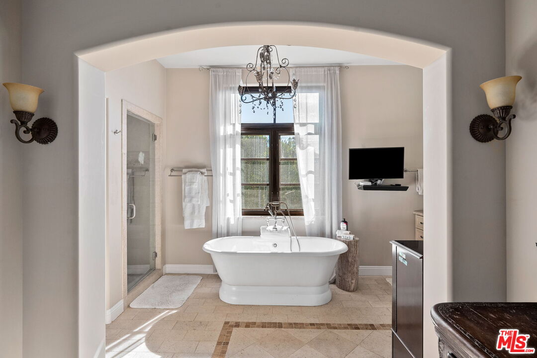 1618 Stradella Road Los Angeles, CA 90077 - Photo 27 of 43