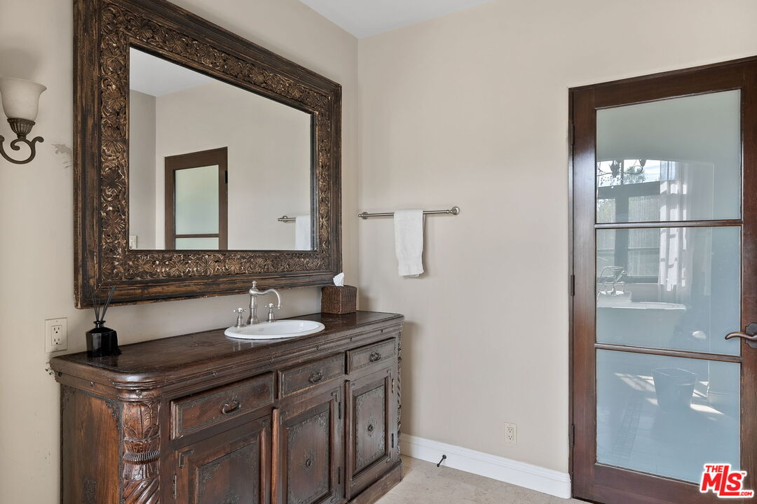 1618 Stradella Road Los Angeles, CA 90077 - Photo 29 of 43