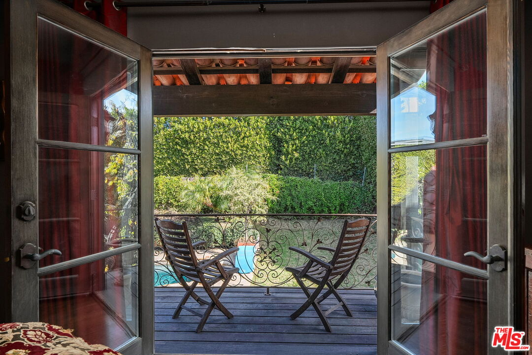 1618 Stradella Road Los Angeles, CA 90077 - Photo 30 of 43