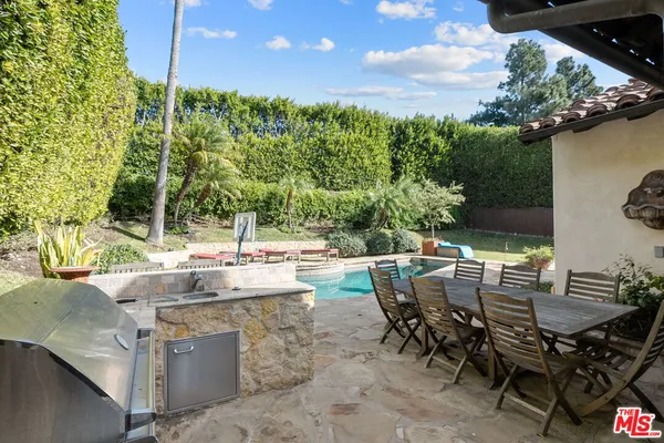 $30,000 | 1618 Stradella Road, Los Angeles, CA 90077