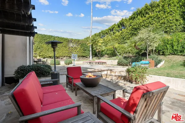 $30,000 | 1618 Stradella Road, Los Angeles, CA 90077