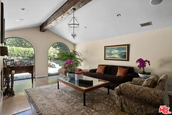 $30,000 | 1618 Stradella Road, Los Angeles, CA 90077