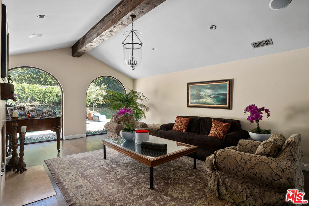 1618 Stradella Road Los Angeles, CA 90077 - Photo 5 of 43